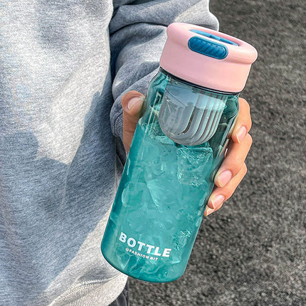 Botella de agua deportiva minimalista moderna de estilo Ins con separador de té