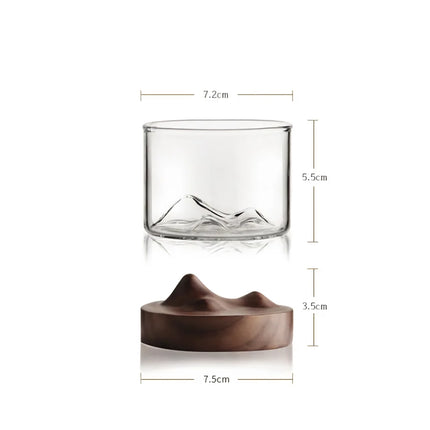 Vaso de whisky de montaña con base de madera