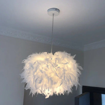 Enchanting Feather Pendant Lamp - Wnkrs