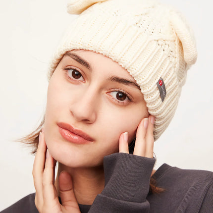 Bonnet d'automne tricoté en laine avec oreilles d'ours