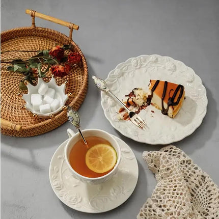 Assiette à dessert en céramique avec motif de rose en relief