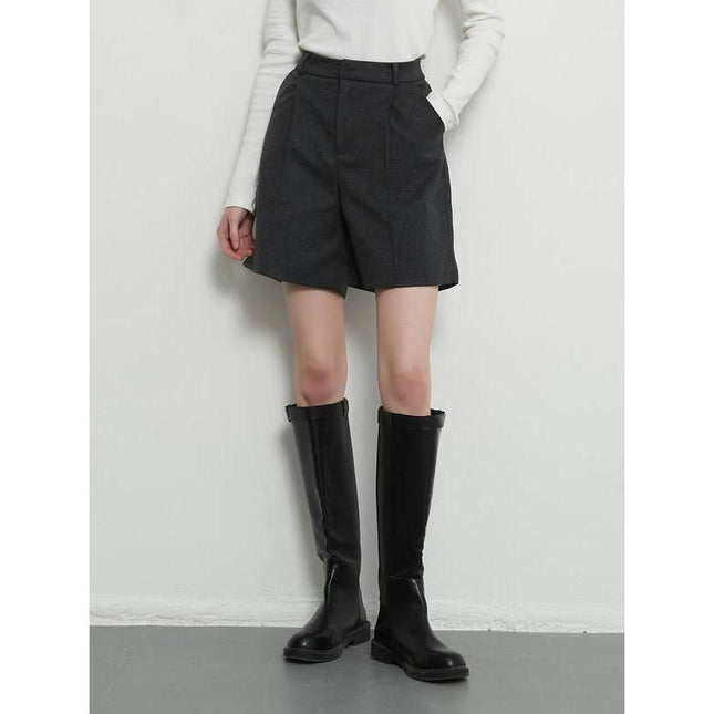 Pantalones cortos grises de cintura alta hasta la rodilla con bolsillos para mujer