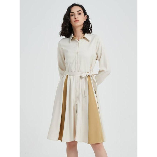 Robe trapèze beige élégante à manches longues avec ceinture