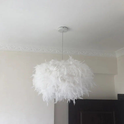 Enchanting Feather Pendant Lamp - Wnkrs