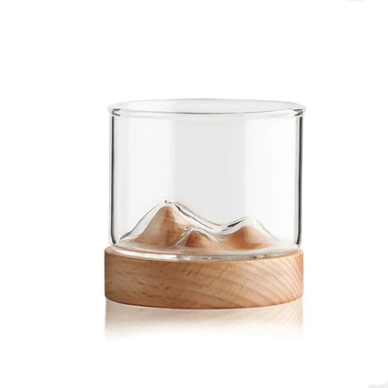 Vaso de whisky de montaña con base de madera