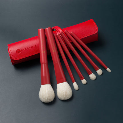 Ensemble de 7 pinceaux de maquillage rouges pour poudre, fard à paupières et blush