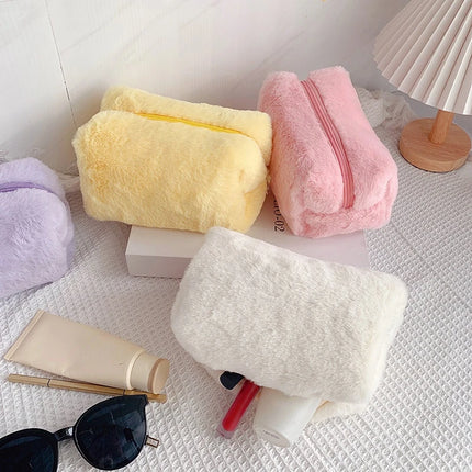 Trousse de maquillage en peluche douce pour femme