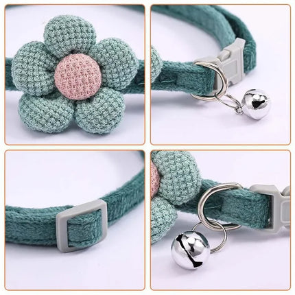 Collar ajustable para gatos con linda flor y cascabel