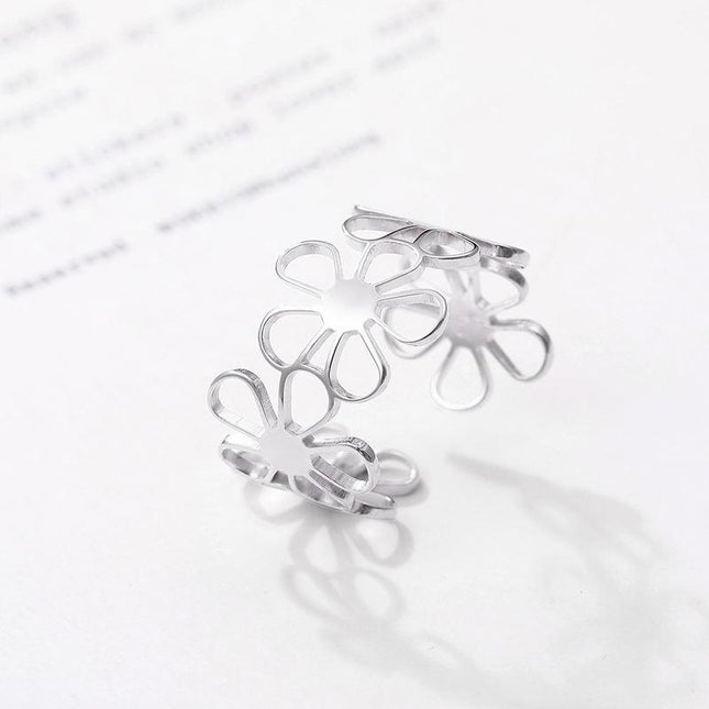 Anillo ajustable de acero inoxidable con diseño de margaritas encantadoras