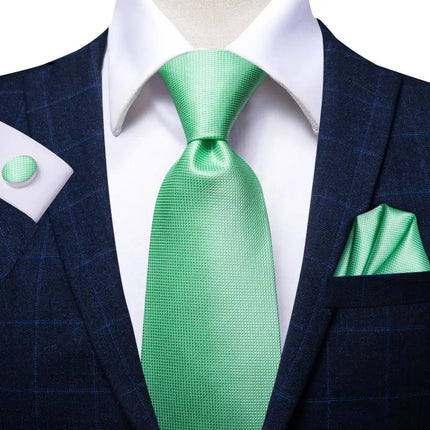 Corbata de seda elegante para hombre en color verde menta con pañuelo y gemelos