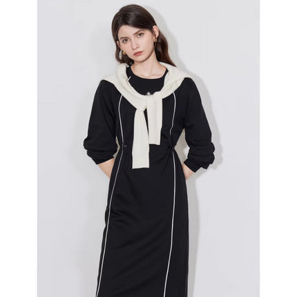 Robe pull de sport de couleur contrastante avec ceinture à cordon