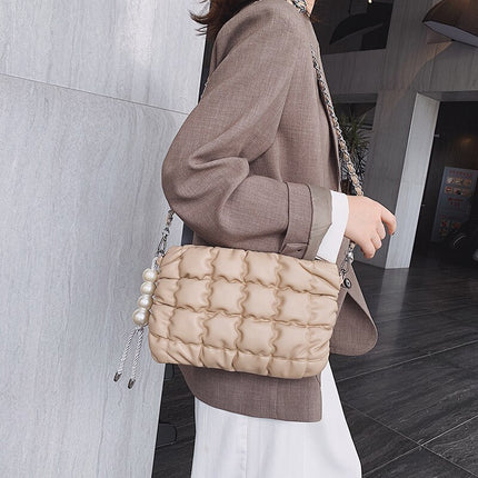 Women's Fashion Quilted Design Handbag With Pearl - Wnkrs