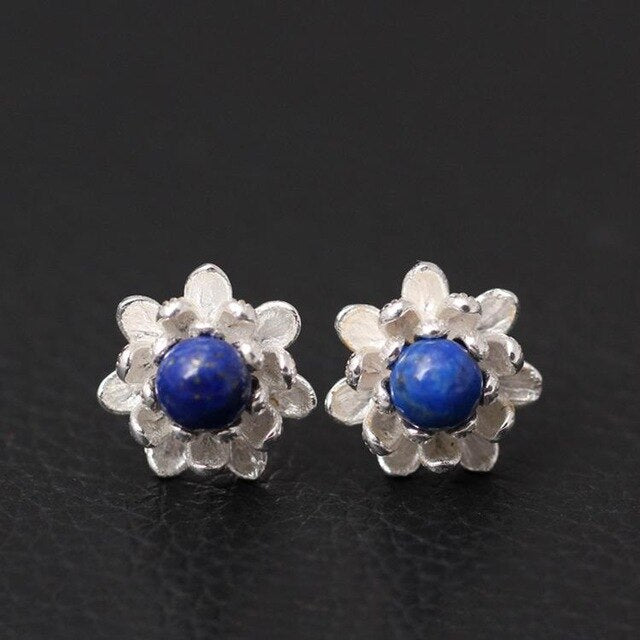 Elegant Vintage Flower Shaped Silver Stud Earrings - Wnkrs