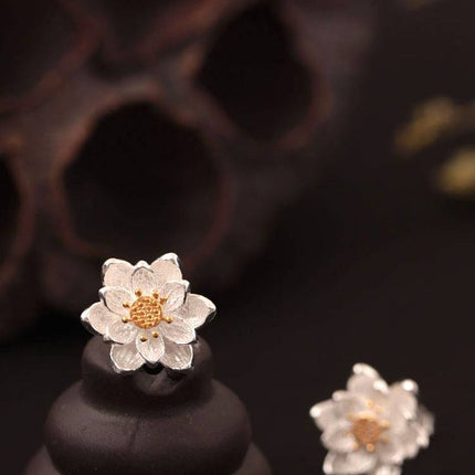 Elegant Tiny Lotus Shaped Silver Stud Earrings - Wnkrs