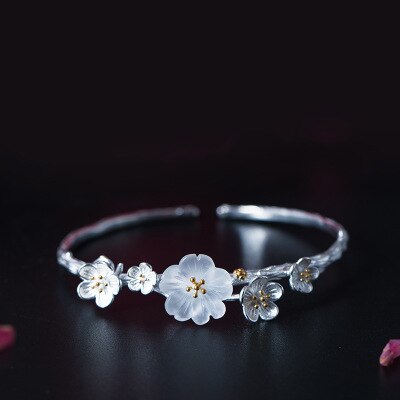 Elegant Romantic Floral Silver Women's Bangle - Wnkrs