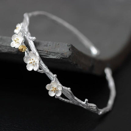 Elegant Romantic Floral Silver Women's Bangle - Wnkrs