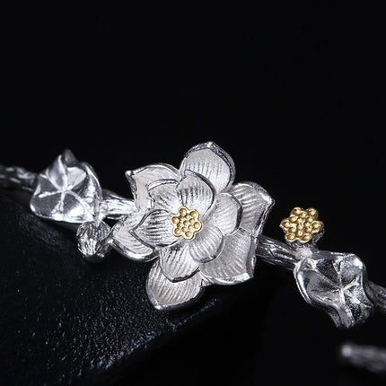 Elegant Vintage Flower Shaped Silver Bangle - Wnkrs