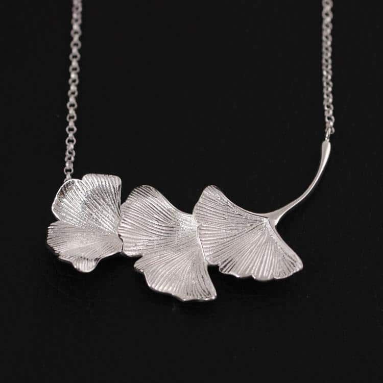 Fashion Vintage Ginkgo Plant Shaped Silver Pendant Necklace