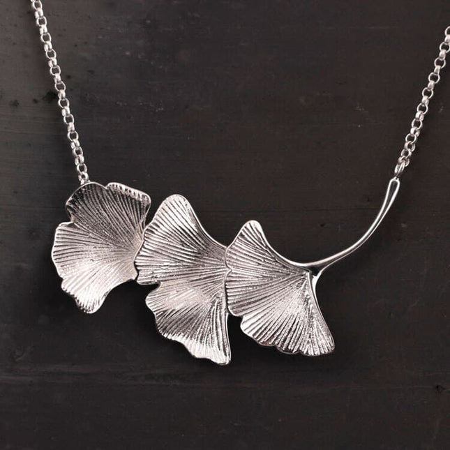 Fashion Vintage Ginkgo Plant Shaped Silver Pendant Necklace - Wnkrs