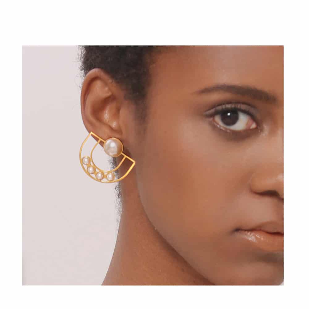 Women’s Lovely Pearls Stud Earrings