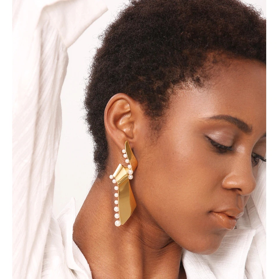 Women’s Luxury Pearls Drop Earrings