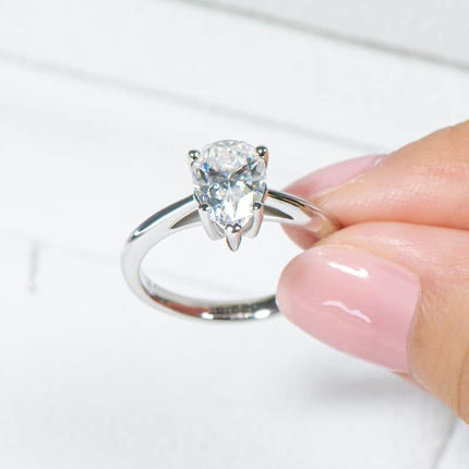 2 Carats Ring with Real Moissanite Stone - wnkrs