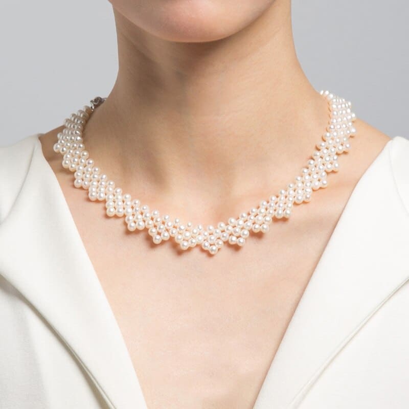 Women's Vintage Pearls Choker