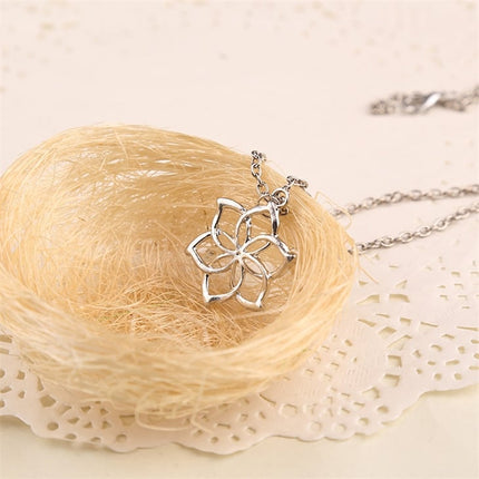 Galadriel Flower Necklace - wnkrs