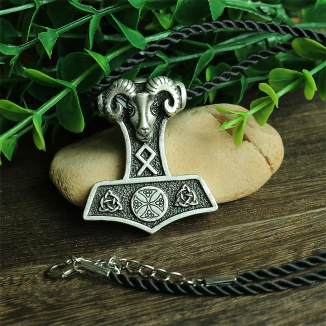 Cute Symbolic Thor's Hammer Shaped Men's Pendant - Wnkrs