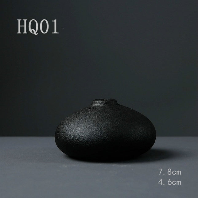 Solid Black Ceramic Vase - wnkrs