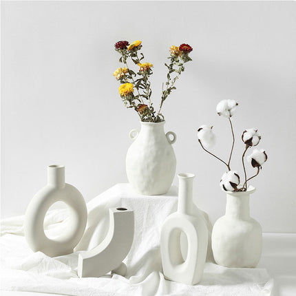 Multi-Shaped Ceramic Vase in White - wnkrs