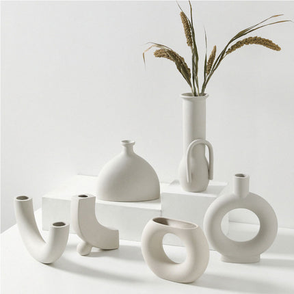 Multi-Shaped Ceramic Vase in White - wnkrs