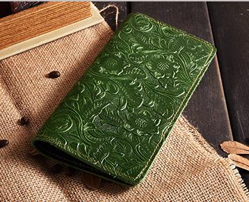 Genuine Leather Women’s Cardholder with Engraved Ornament - Wnkrs