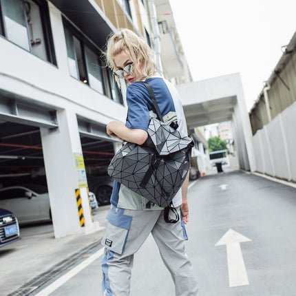 Women's Geometric Drawstring Backpack - Wnkrs
