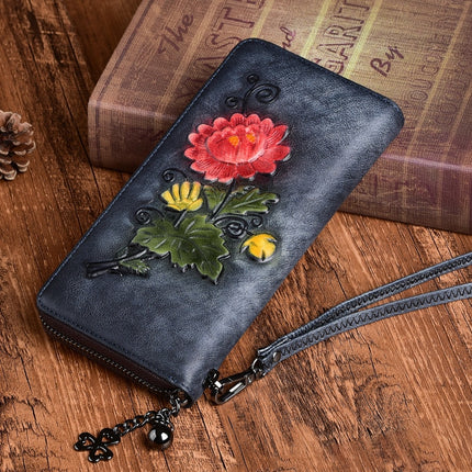 Women's Flower Embossed Leather Wallet - Wnkrs