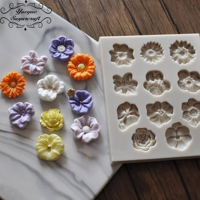 Lovely Flower Shaped Eco-Friendly Silicone Cake Decoration Mold - Wnkrs