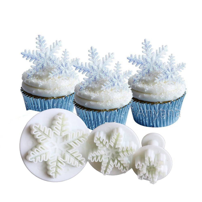 Snowflake Shaped Cake Cutters - wnkrs