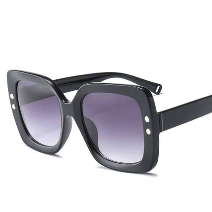 Elegant Vintage Style Oversize Women's Sunglasses - wnkrs