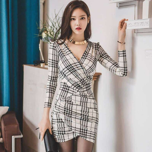 Women's Elegant Plaided Dress - Wnkrs